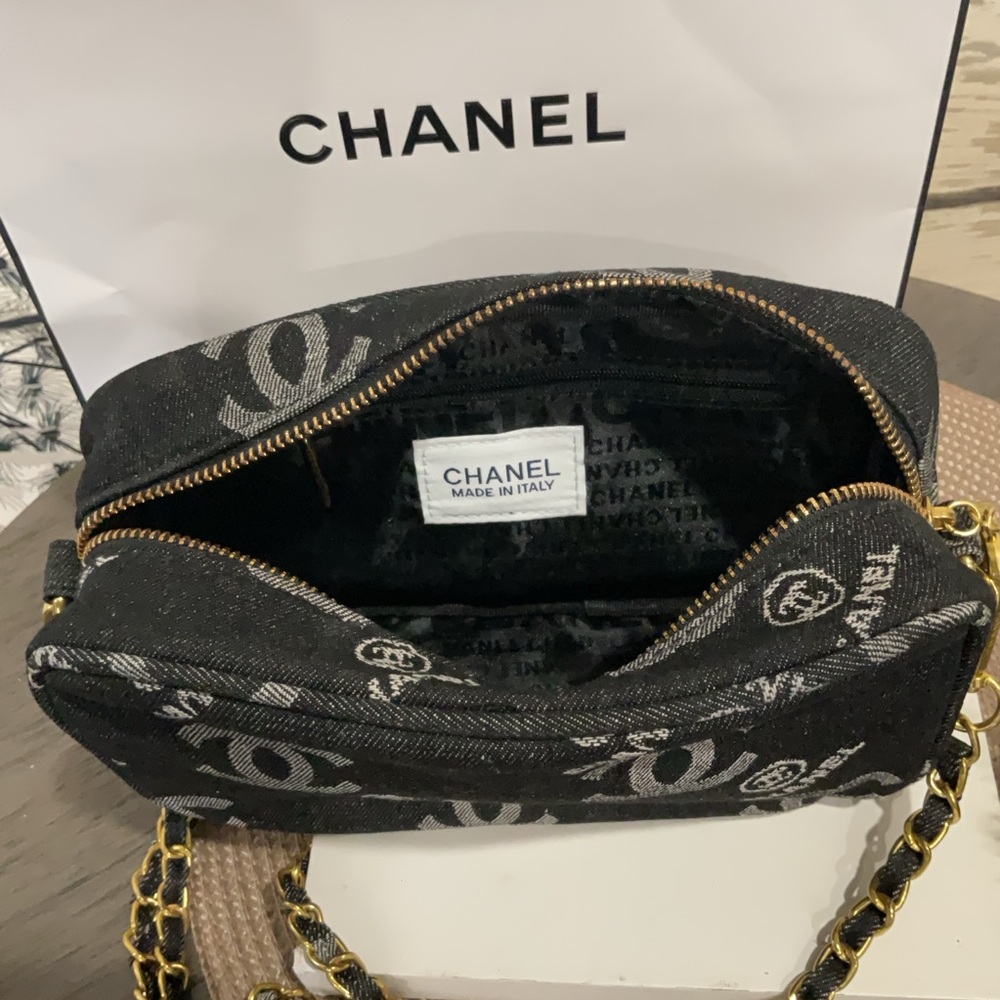 Denim Crossbody Bag with Gold Chain - Picture 3 of 7